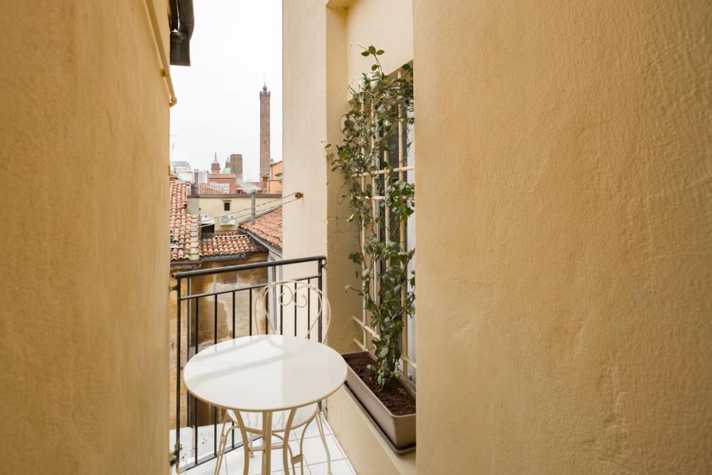 Lussuoso Appartamento Nel Cuore Del Centro Storico Bologna Eksteriør billede
